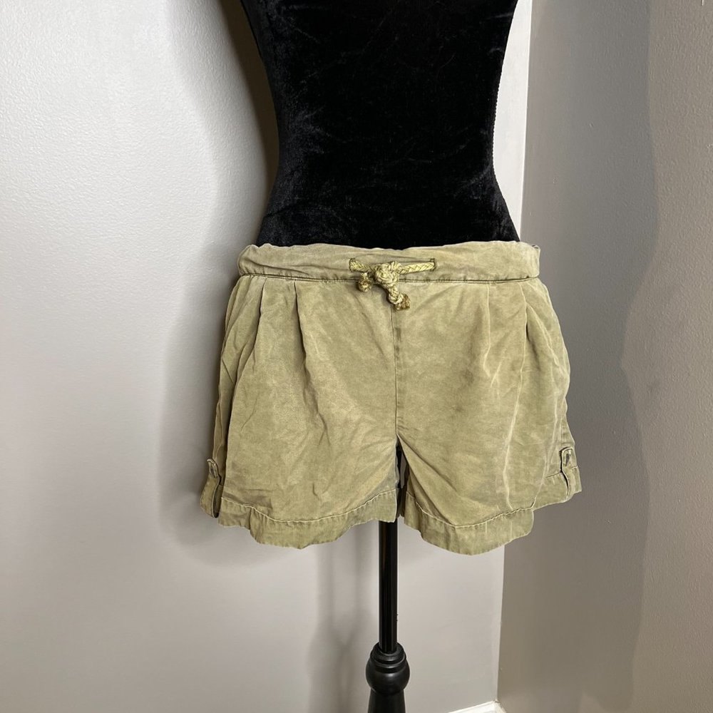 Black Swan Shorts Size L Camo Green
